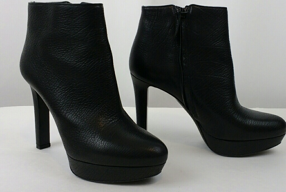 Alexander McQueen Black Leather Heel Ankle Boots